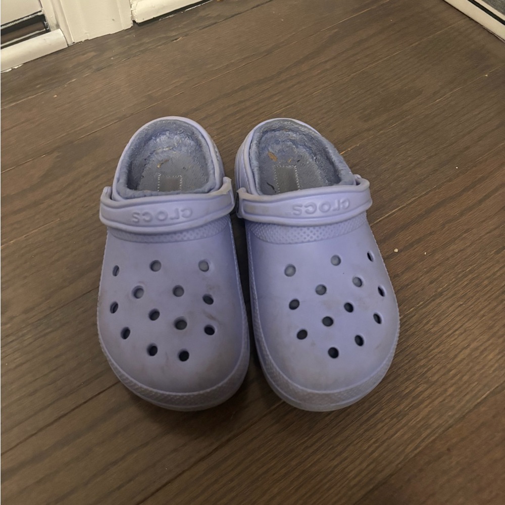 periwinkle croc fuzzy clogs
